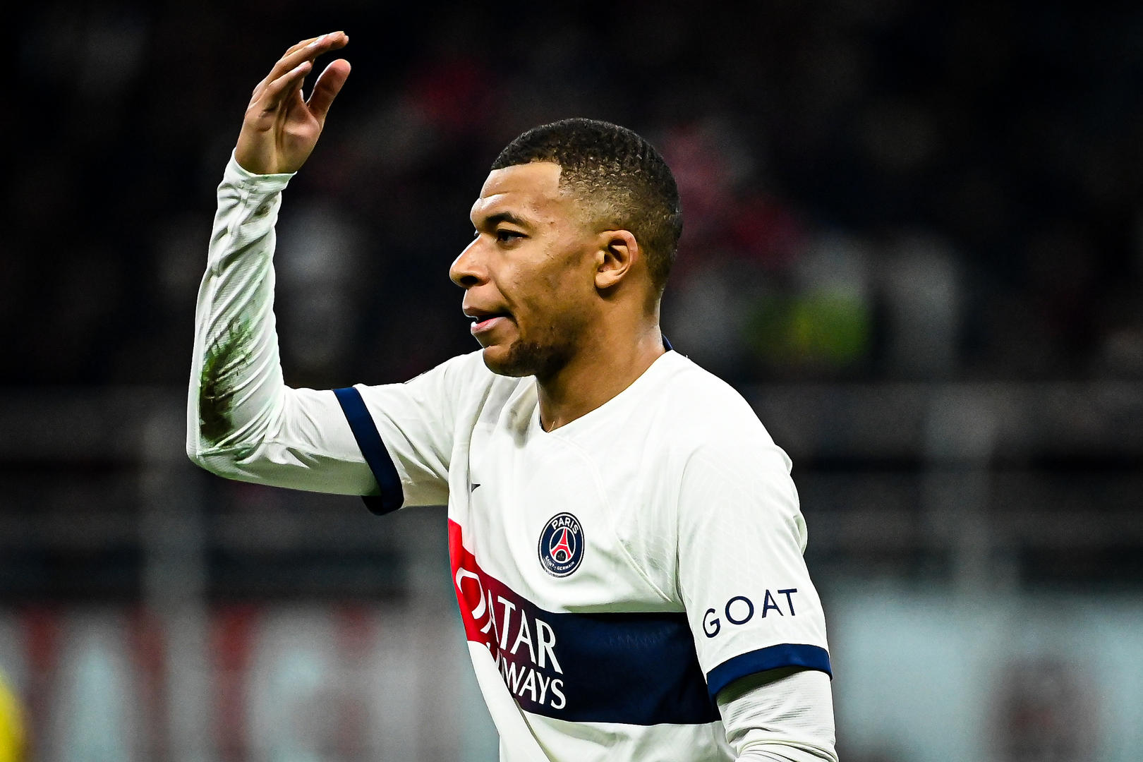 巴黎圣日耳曼绝杀皇马，姆巴佩扑点救主法甲