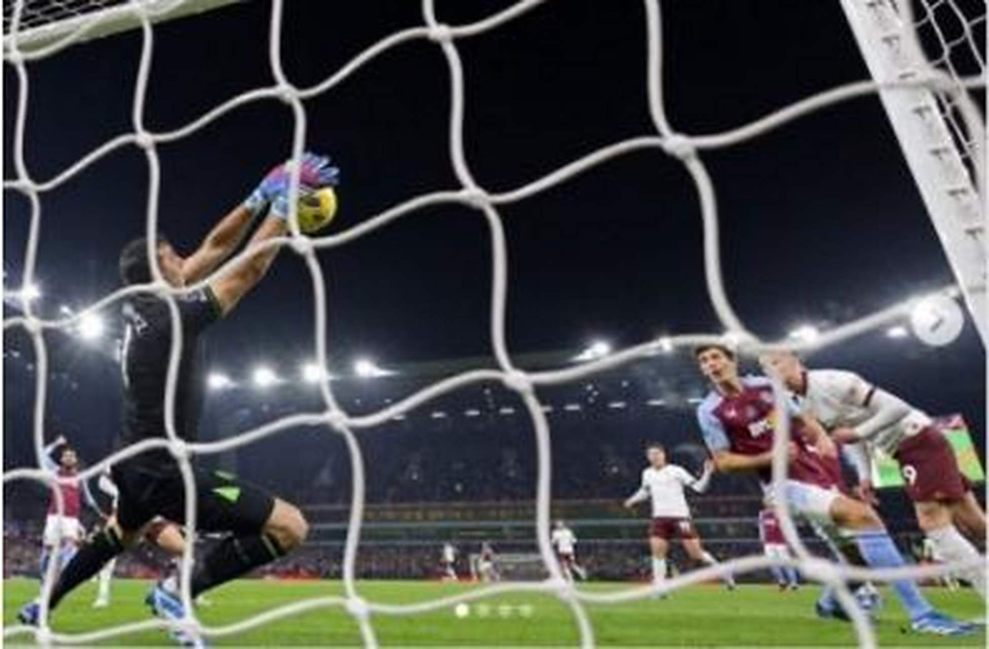 开云体育登录-曼城险胜那不勒斯，迪玛利亚扑点救主世界杯